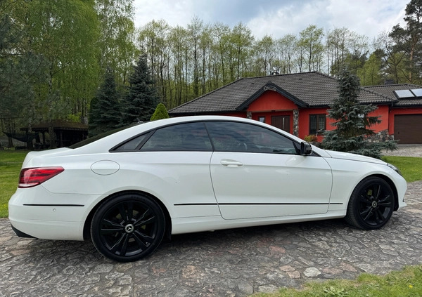Mercedes-Benz Klasa E cena 99000 przebieg: 181401, rok produkcji 2015 z Włocławek małe 742